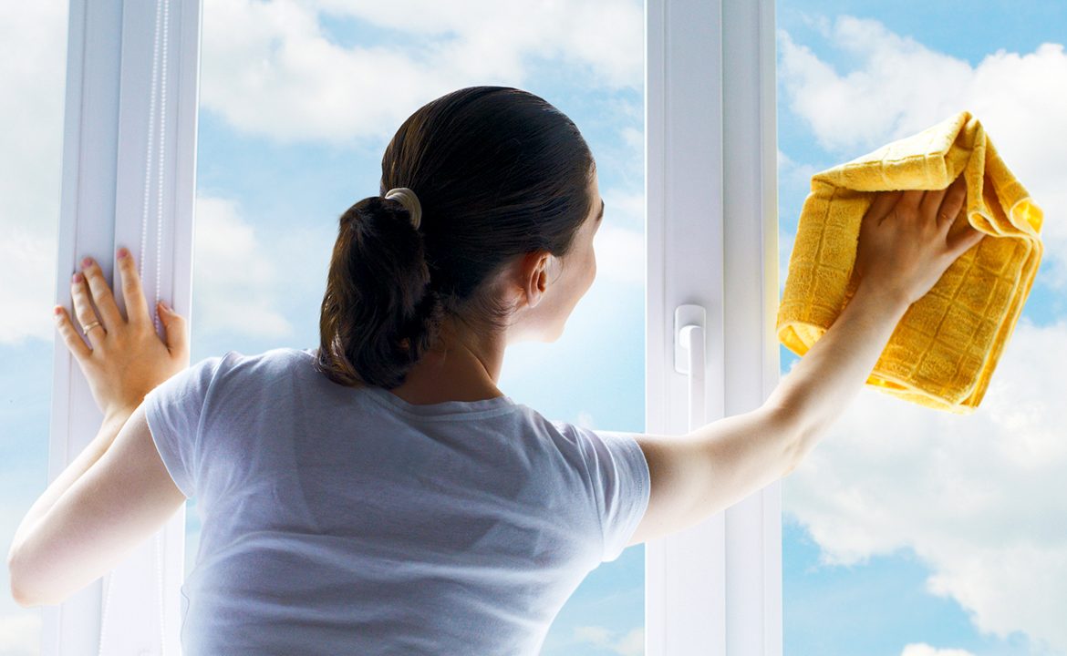 10 cách vệ sinh cửa nhôm kính đơn giản hiệu quả