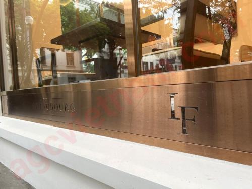 cua-hang-cao-cap-14-ngo-quyen-2