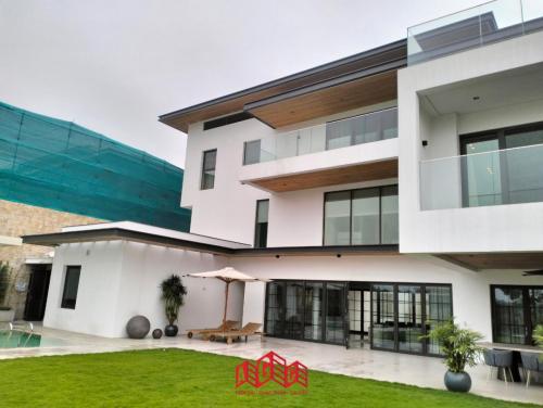 1b4e948b-97a5-4009-9eb1-eca110ad8da4